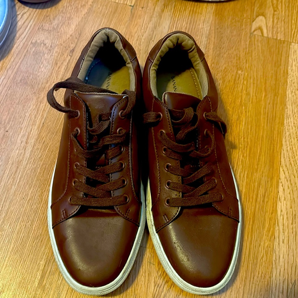 Brown men’s shoe